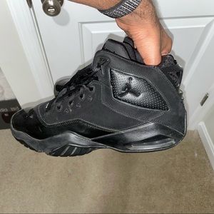 Air Jordan b’loyal
